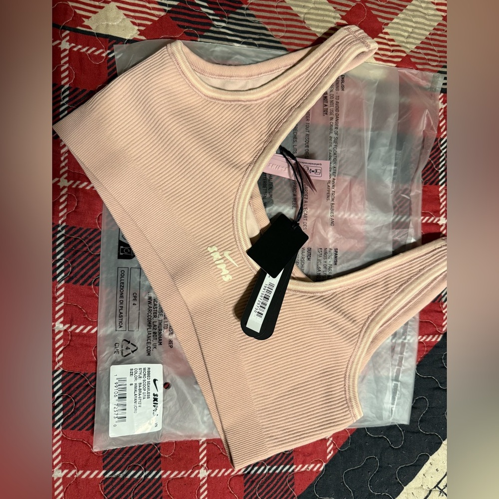 SKIMS Ribbed Blush Sports Bra